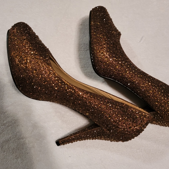 Whittall and Shon Heels - Picture 2 of 5